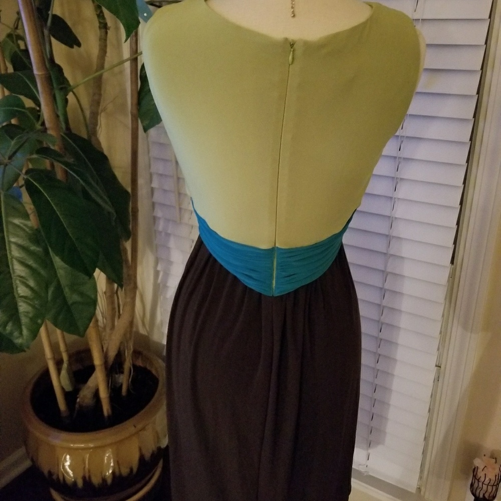 Dress - Picture 3 of 3